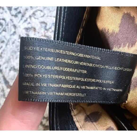 NWOT Aimee Kestenberg All For Love Saddle Crossbody Black Leather Bag - Picture 10 of 16